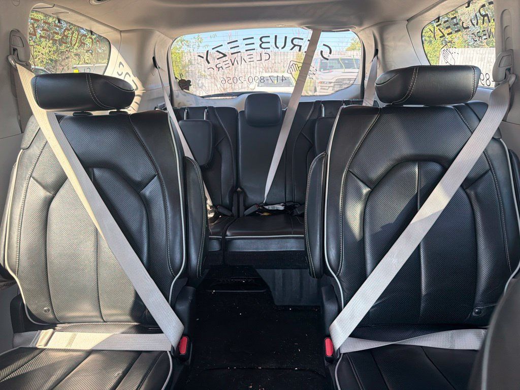 Used 2022 Chrysler Pacifica Limited FWD image 6