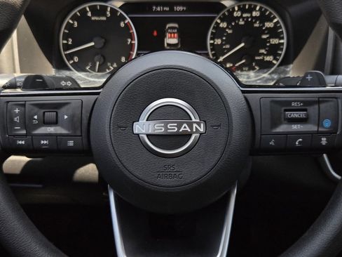Used 2023 Nissan Rogue SV FWD image 23