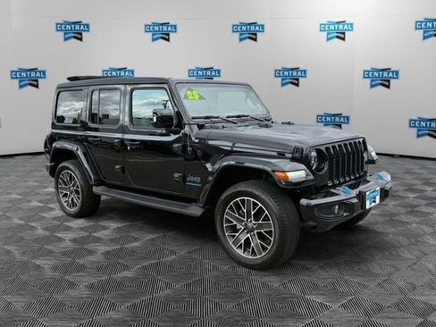 Used 2023 Jeep Wrangler Unlimited Sahara AWD/4WD image 8