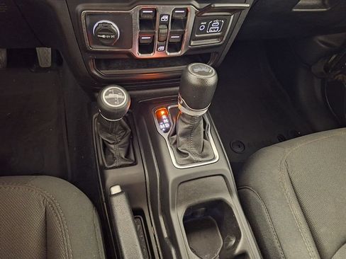 Used 2023 Jeep Wrangler Unlimited w/ Cold Weather Group AWD/4WD image 14