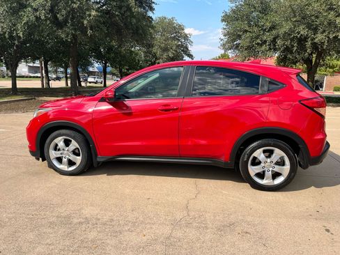 Used 2016 Honda HR-V EX image 9