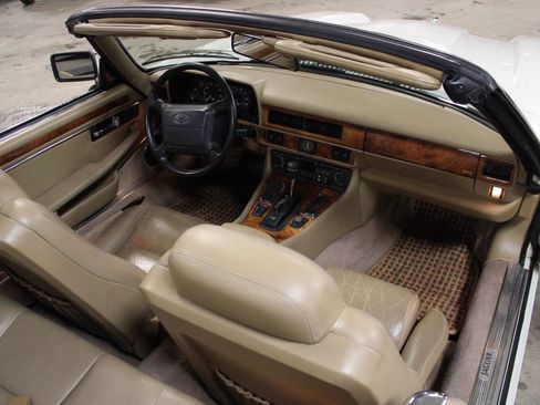 Used 1995 Jaguar XJS 4.0 Convertible image 40