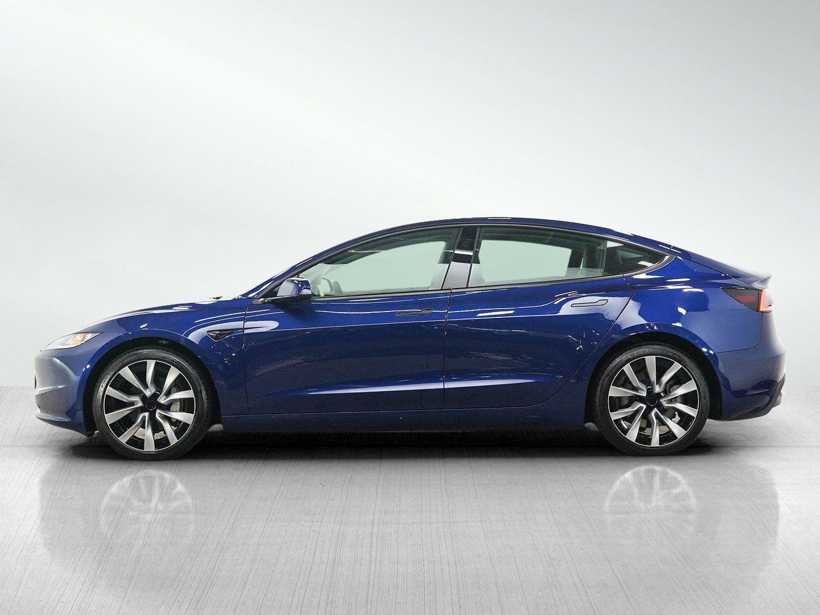 Used 2025 Tesla Model 3 Long Range AWD/4WD image 2