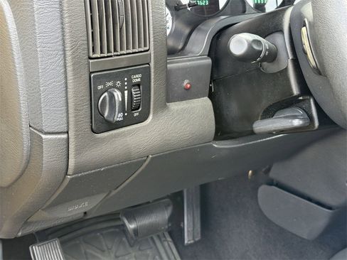 Used 2004 Dodge Ram 1500 Truck SLT w/ Sport Appearance Group image 17