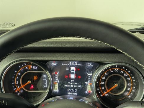 Used 2020 Jeep Gladiator Overland image 17