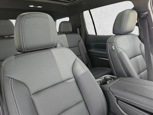 Used 2025 Chevrolet Traverse LT w/ Enhanced Driving Package AWD/4WD image 21