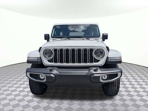 Used 2025 Jeep Wrangler Unlimited Sahara AWD/4WD image 7