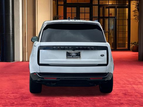 Used 2023 Land Rover Range Rover SE image 11