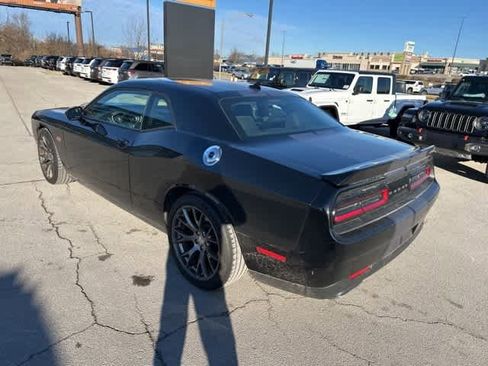 Used 2016 Dodge Challenger SRT w/ Technology Group image 20