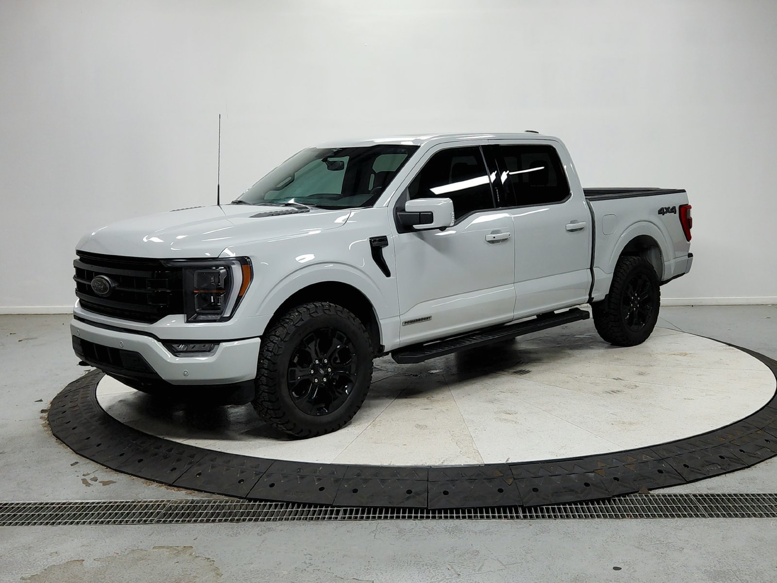 Used 2023 Ford F150 Lariat w/ Equipment Group 502A High AWD/4WD image 4