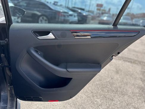 Used 2017 Volkswagen Jetta GLI FWD image 22