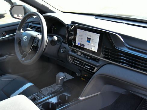 Used 2026 Toyota Camry SE FWD image 47