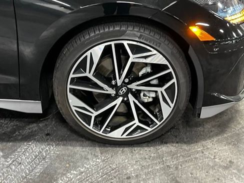 Used 2024 Hyundai Ioniq 6 Limited image 6