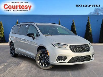 New 2026 Chrysler Pacifica Limited