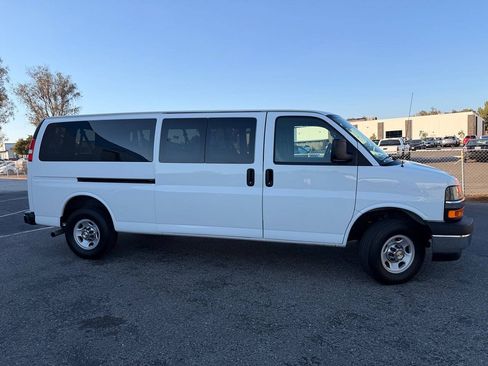 Used 2024 Chevrolet Express 3500 LT w/ LT Preferred Equipment Group RWD image 6