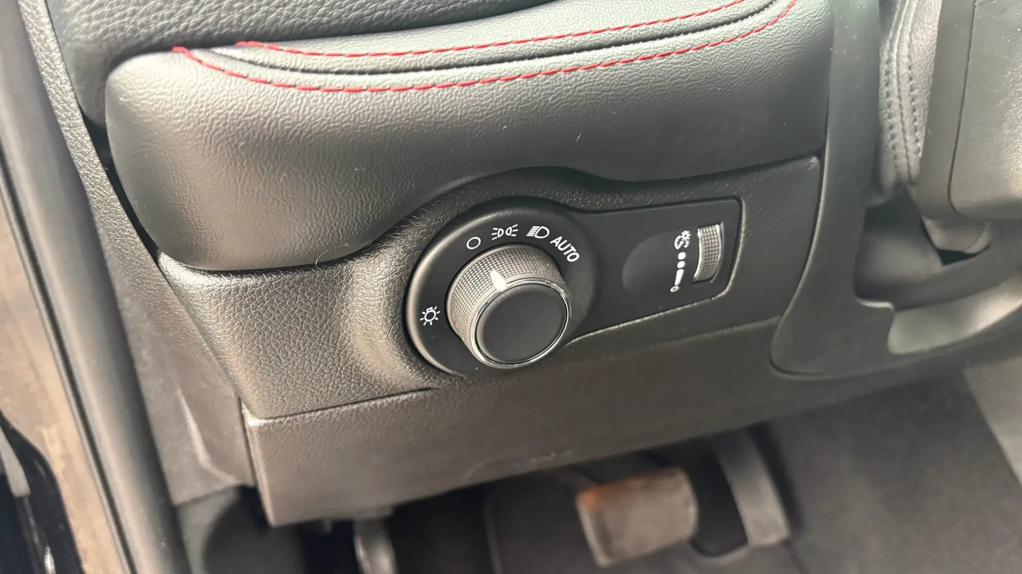 Used 2025 Dodge Durango GT AWD/4WD image 18