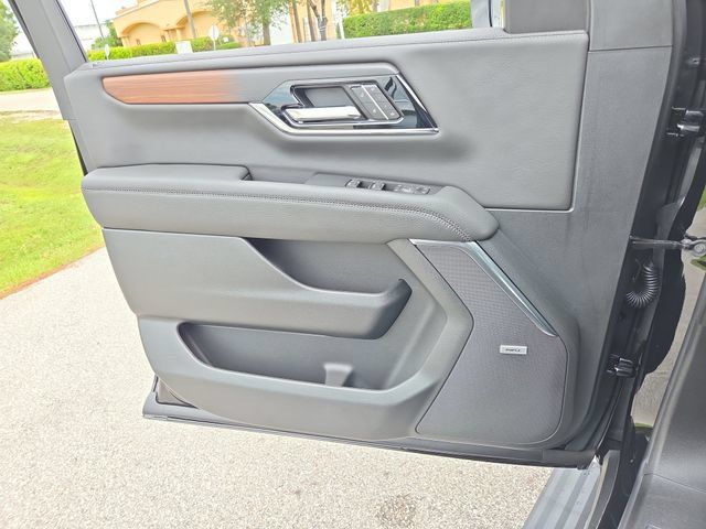 New 2026 GMC Yukon Denali w/ Denali Reserve Package AWD/4WD image 23