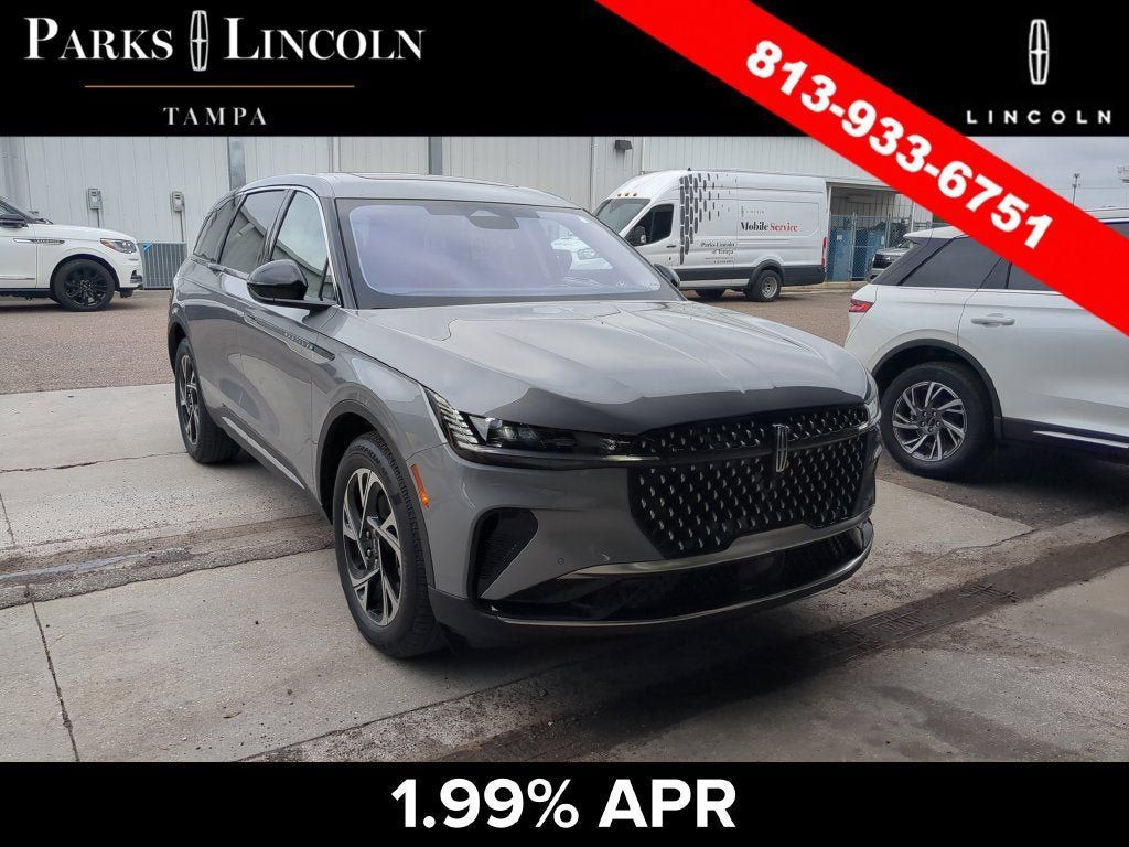 Used 2025 Lincoln Nautilus Premier w/ Equipment Group 102A AWD/4WD image 3