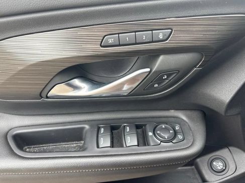 Used 2023 GMC Terrain SLT w/ LPO, Floor Liner Package FWD image 17