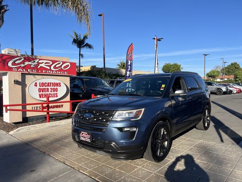 Used 2018 Ford Explorer XLT w/ Equipment Group 202A image 4