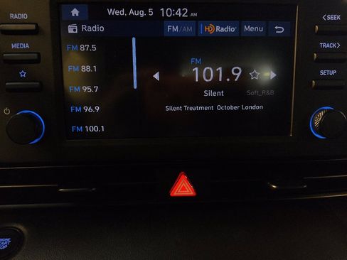 Used 2025 Hyundai Elantra Sport FWD image 25