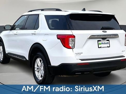 Used 2023 Ford Explorer XLT AWD/4WD image 4