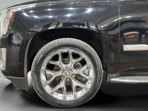 Used 2016 Cadillac Escalade ESV Luxury AWD/4WD image 35