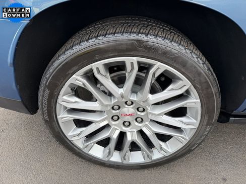 Used 2025 GMC Yukon Denali w/ Denali Reserve Package image 9