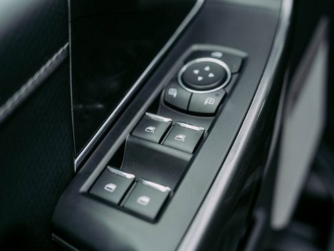 Used 2022 Ford F150 XLT w/ Equipment Group 302A High image 15