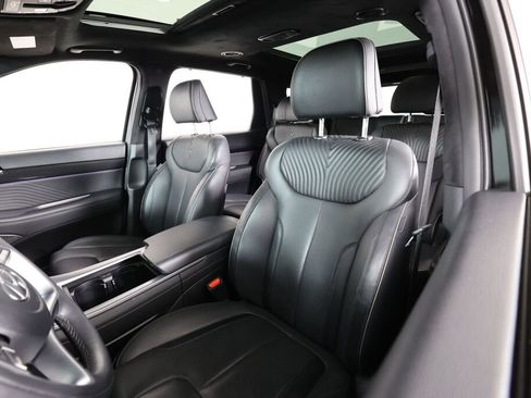 Used 2024 Hyundai Palisade Calligraphy AWD/4WD image 11