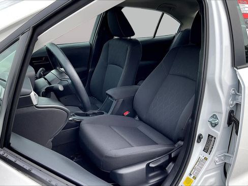 Used 2026 Toyota Corolla LE FWD image 8