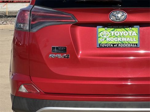 Used 2017 Toyota RAV4 XLE image 5