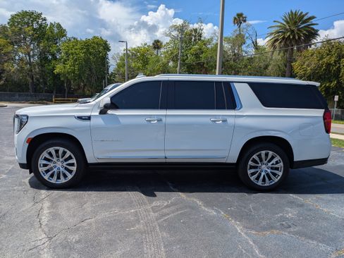 Certified 2023 GMC Yukon XL Denali image 7