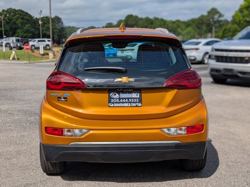 Used 2017 Chevrolet Bolt Premier w/ Driver Confidence II Package FWD image 8