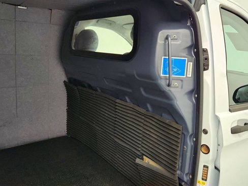 Used 2023 Mercedes-Benz Metris image 26