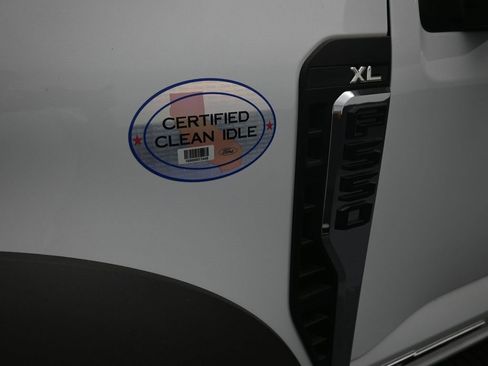 New 2025 Ford F550 4x4 Regular Cab Super Duty image 13