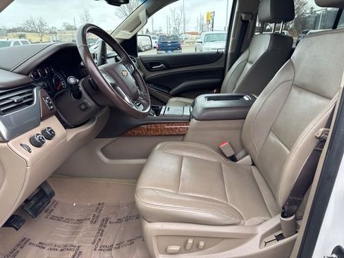 Used 2017 Chevrolet Suburban Premier image 9