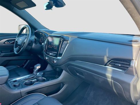Used 2023 Chevrolet Traverse Premier image 32