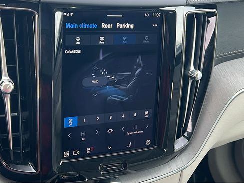 Used 2023 Volvo XC60 B6 Ultimate w/ Climate Package image 14