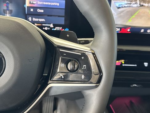 Certified 2025 BMW 530i image 22