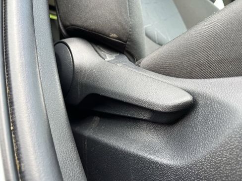 Used 2025 Toyota RAV4 XLE FWD image 27
