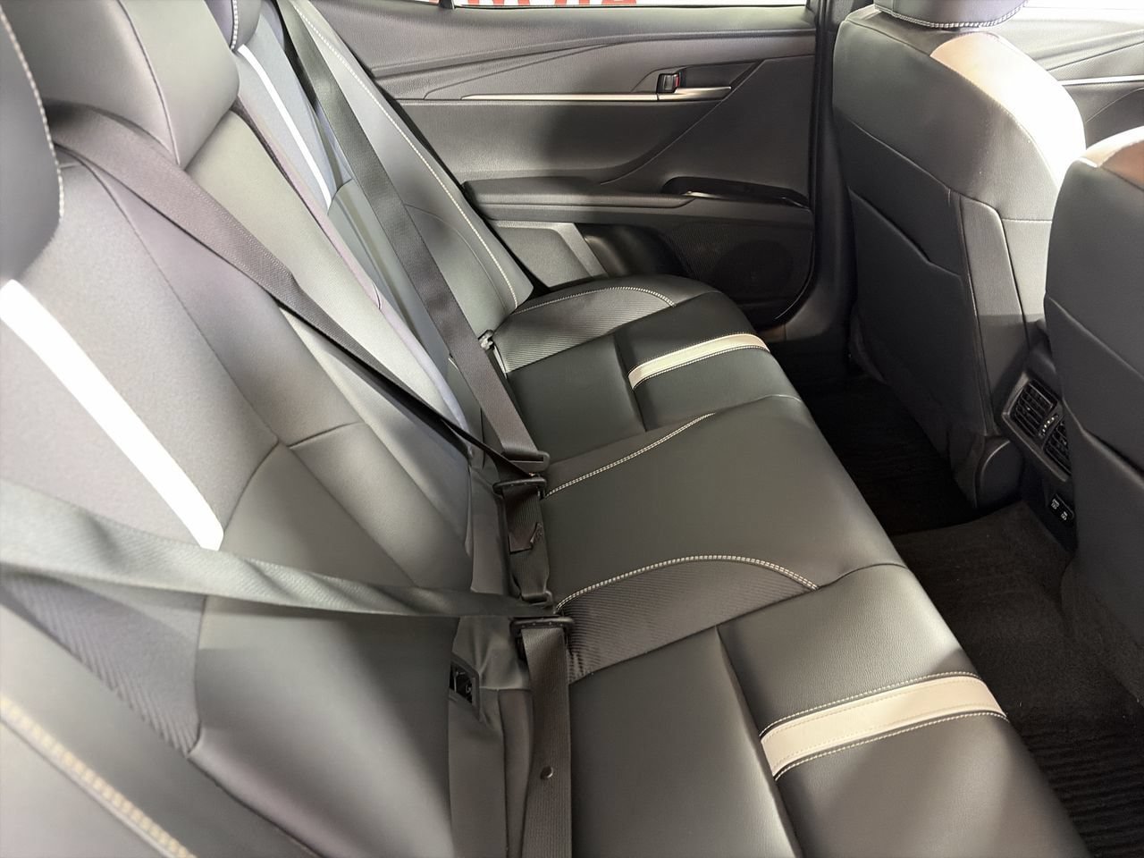 Used 2025 Toyota Camry SE FWD image 24