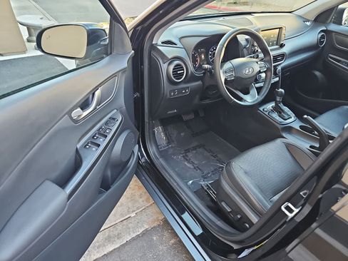 Used 2021 Hyundai Kona Limited AWD/4WD image 10