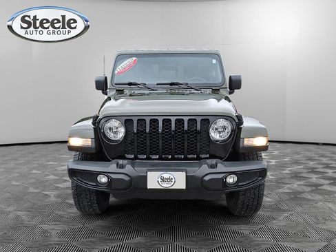 Used 2023 Jeep Gladiator Sport AWD/4WD image 8