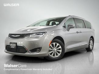 Used 2018 Chrysler Pacifica Touring-L FWD video 1