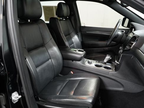 Used 2019 Jeep Grand Cherokee Limited AWD/4WD image 33