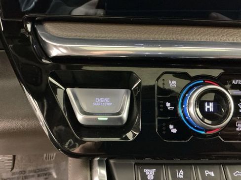 Used 2024 GMC Sierra 3500 Denali w/ Denali Reserve Package image 27