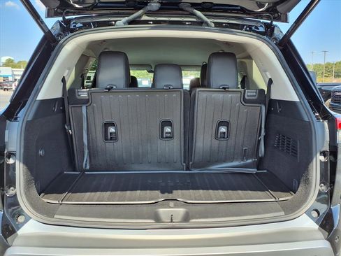 Used 2024 Nissan Pathfinder SL w/ Cargo Package image 22