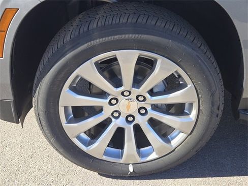 New 2025 Chevrolet Suburban Premier image 5