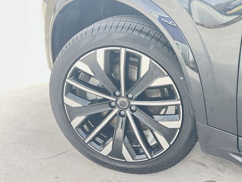 New 2026 Volvo XC90 B5 Plus w/ Protection Package AWD/4WD image 12